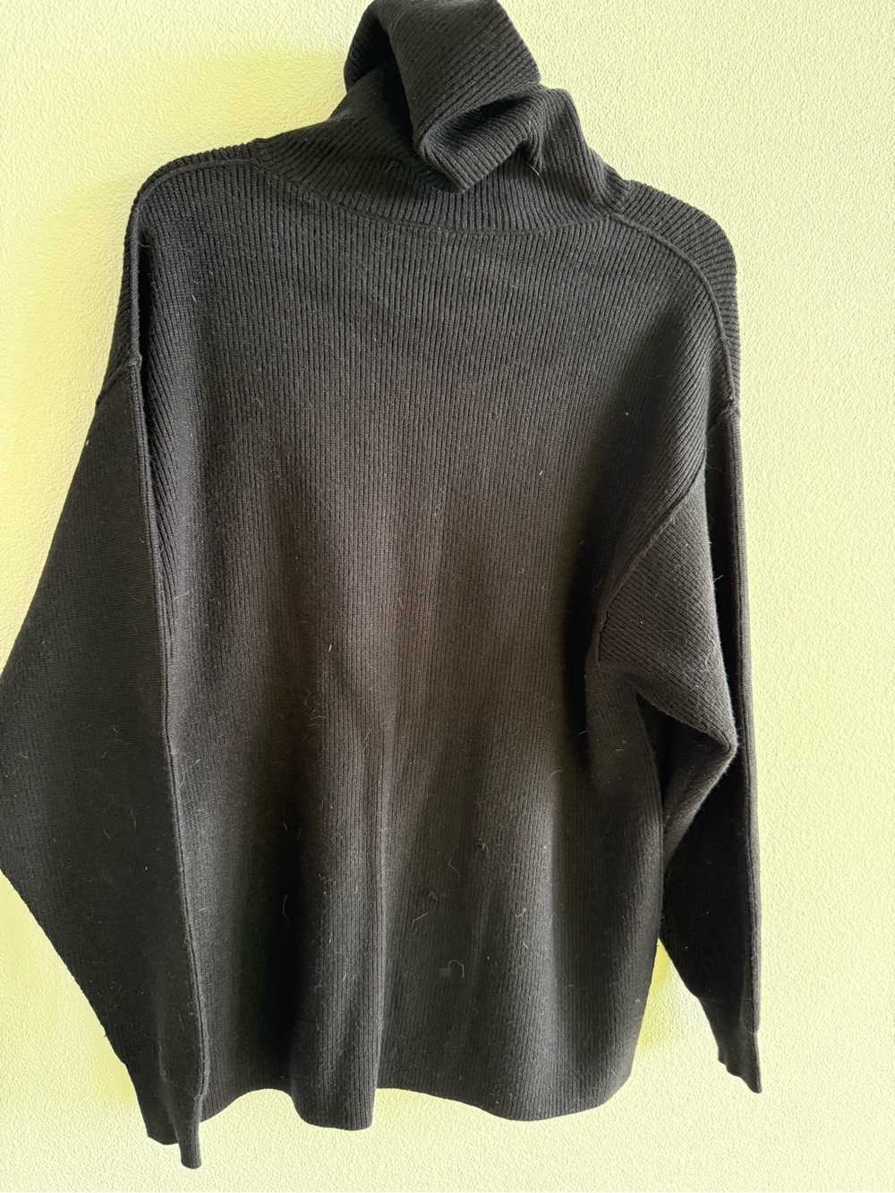 Oversized Free People Black Women’s Ribbed Turtleneck Sweater, Size XS